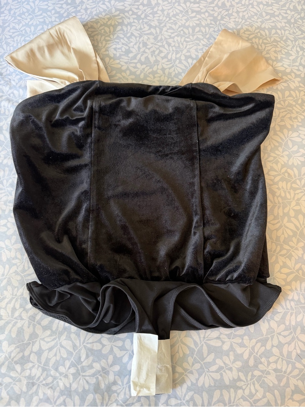 NWOT EXPRESS Velvet Square Neck Satin Rhinestone Bow Bodysuit Size Large - Picture 9 of 10